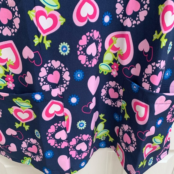 Scrubfinity PerformX Women’s Scrub Top - Picture 3 of 5